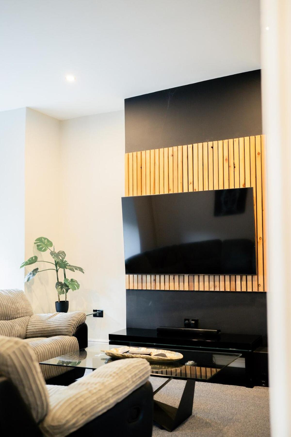 Modern 5 Bedroom Terraced Luxurious House 科尔温湾 外观 照片